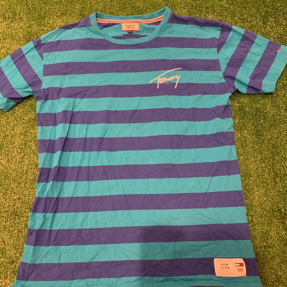 Size Large Tommy Hilfiger tee